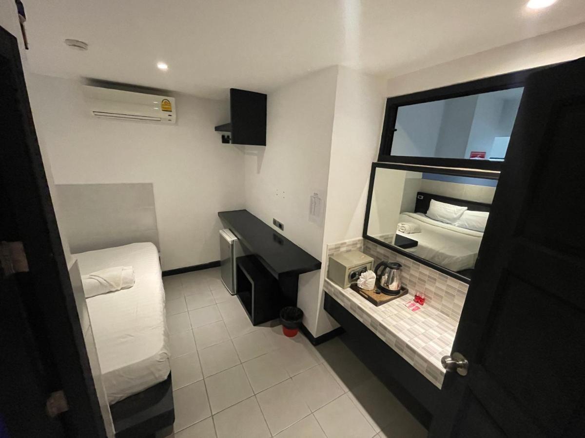 Islanda Hotel Patong Экстерьер фото