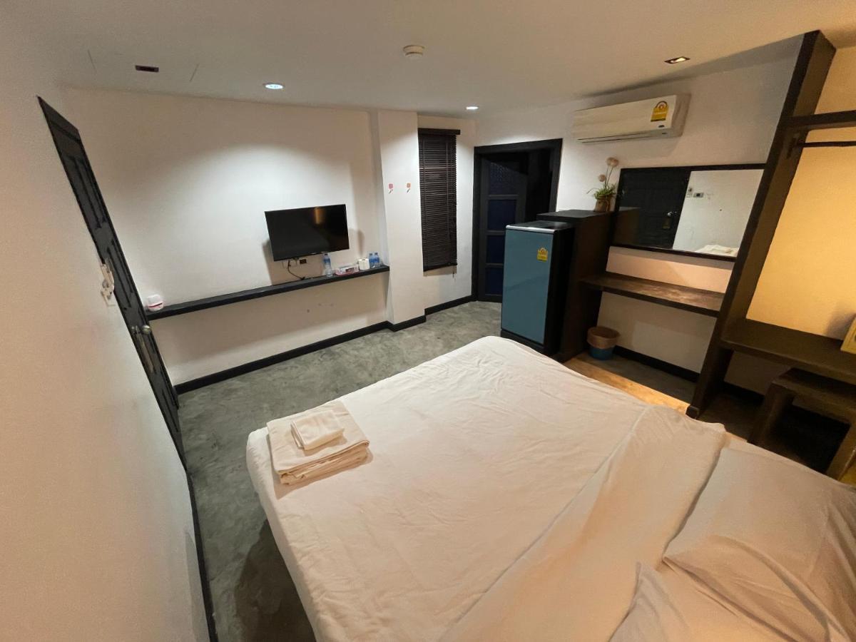Islanda Hotel Patong Экстерьер фото